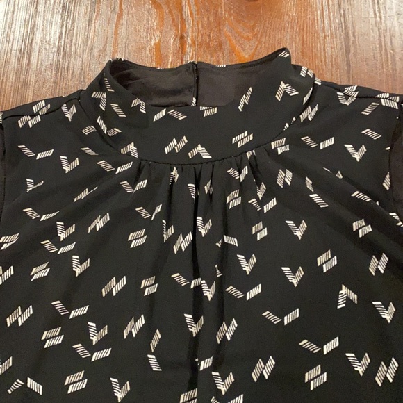 WHBM Mock Neck Top - Picture 2 of 4